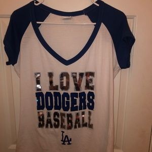 V-neck women’s baseball tee